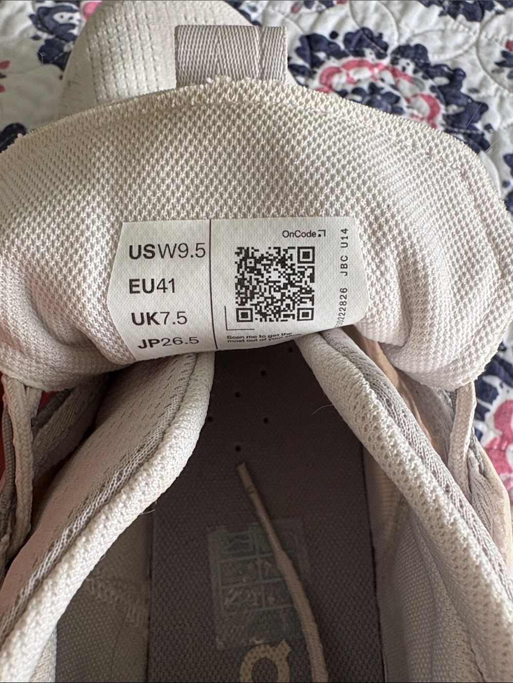 On Cloud Cloud Tec womens size 9.5 Ivory color EUC - Picture 6 of 6